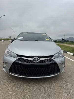 Toyota Camry SE 4dr Sedan (2.5L 4cyl 6A) 2016 Silver