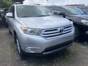 Toyota Highlander Limited 3.5l 4WD 2013 Silver