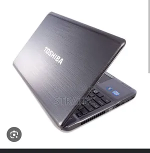 Laptop Toshiba Satellite  P745 4GB Intel Core i5 HDD 500GB