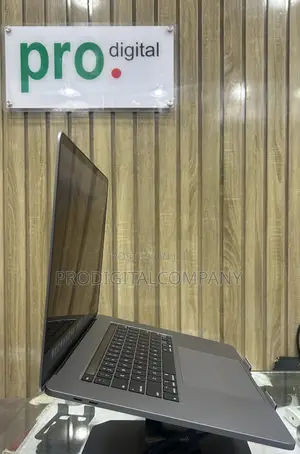 Laptop Apple MacBook Pro 2019 32GB Intel Core i9 SSD 1T