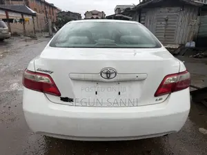 Toyota Camry LE 4dr Sedan (2.4L 4cyl 5A) 2009 Green