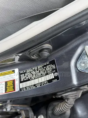 Toyota Camry LE 4dr Sedan (2.5L 4cyl 6A) 2013 Silver