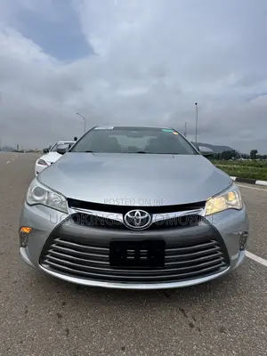 Toyota Camry XLE 4dr Sedan (2.5L 4cyl 6A) 2015 Silver