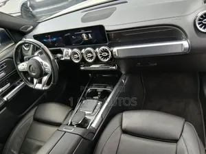 Mercedes-Benz GLB-Class AMG GLB 35 4MATIC 2021 White