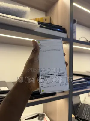 New Apple iPhone 16 128 GB Black