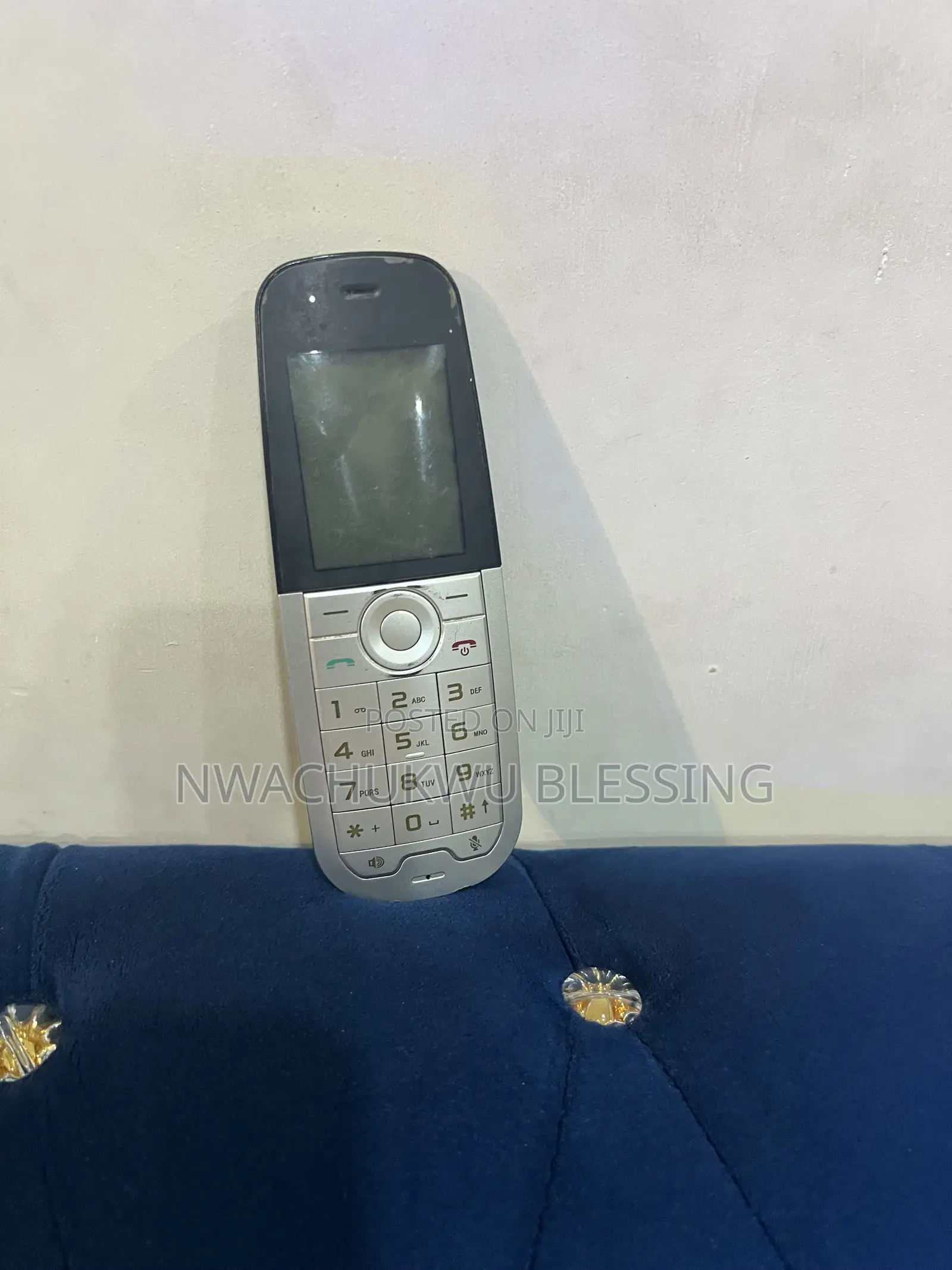 Nokia 100 Silver