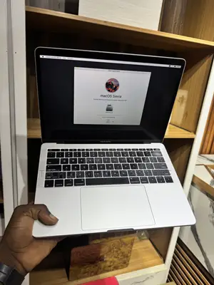 Laptop Apple MacBook Pro 2017 8GB Intel Core i5 SSD 256GB