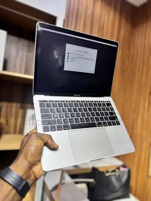 Laptop Apple MacBook Pro 2017 8GB Intel Core i5 SSD 256GB