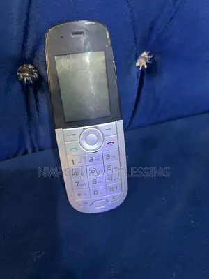 Nokia 100 Silver