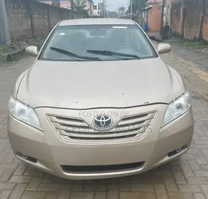 Toyota Camry LE 4dr Sedan (2.4L 4cyl 5A) 2009 Gold