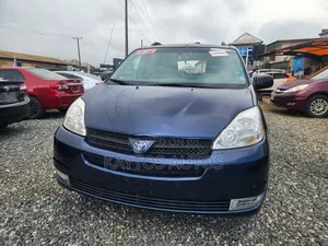 Toyota Sienna LE AWD 2005 Blue