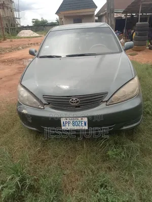 Toyota Camry 2005 Gray