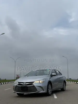Toyota Camry XLE 4dr Sedan (2.5L 4cyl 6A) 2016 Silver