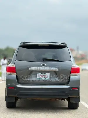 Toyota Highlander SE 2012 Gray