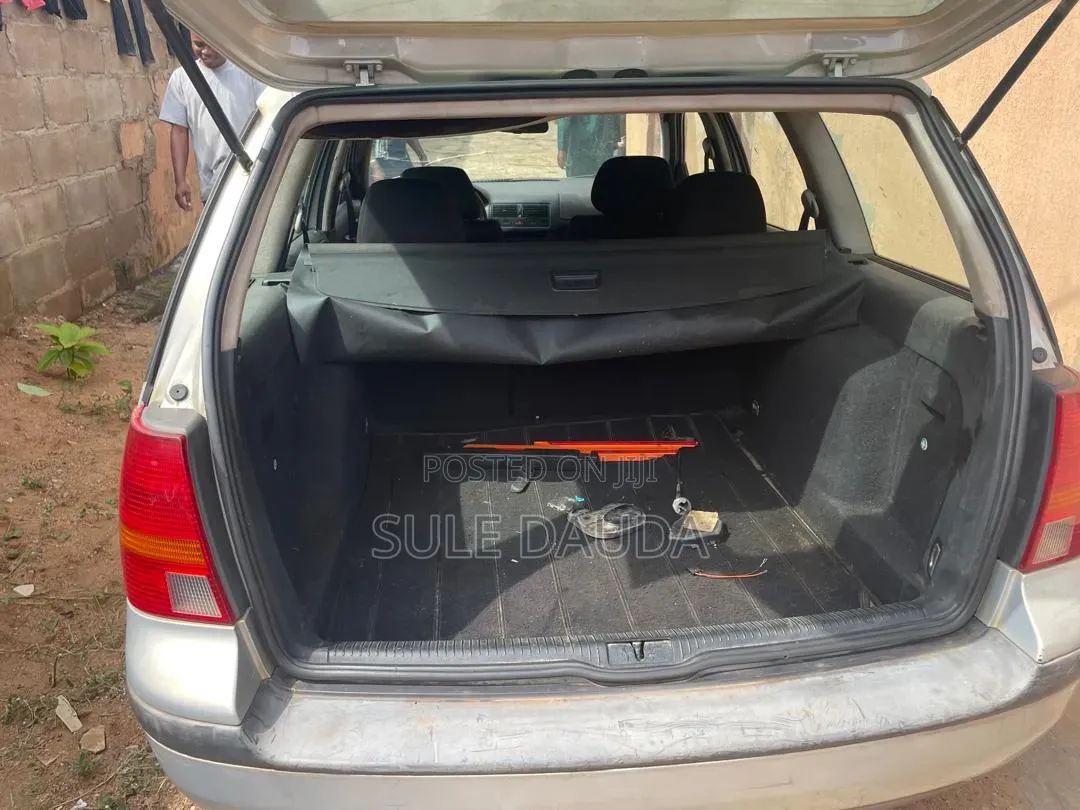 Volkswagen Golf 1999 Silver