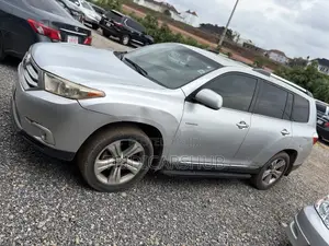 Toyota Highlander Limited 3.5l 4WD 2013 Silver