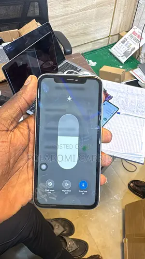 Apple iPhone 11 64 GB White