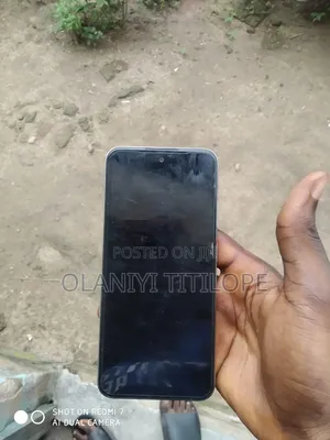 Infinix Hot 50i 128 GB Silver