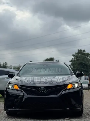 Toyota Camry SE FWD (2.5L 4cyl 8AM) 2018 Black