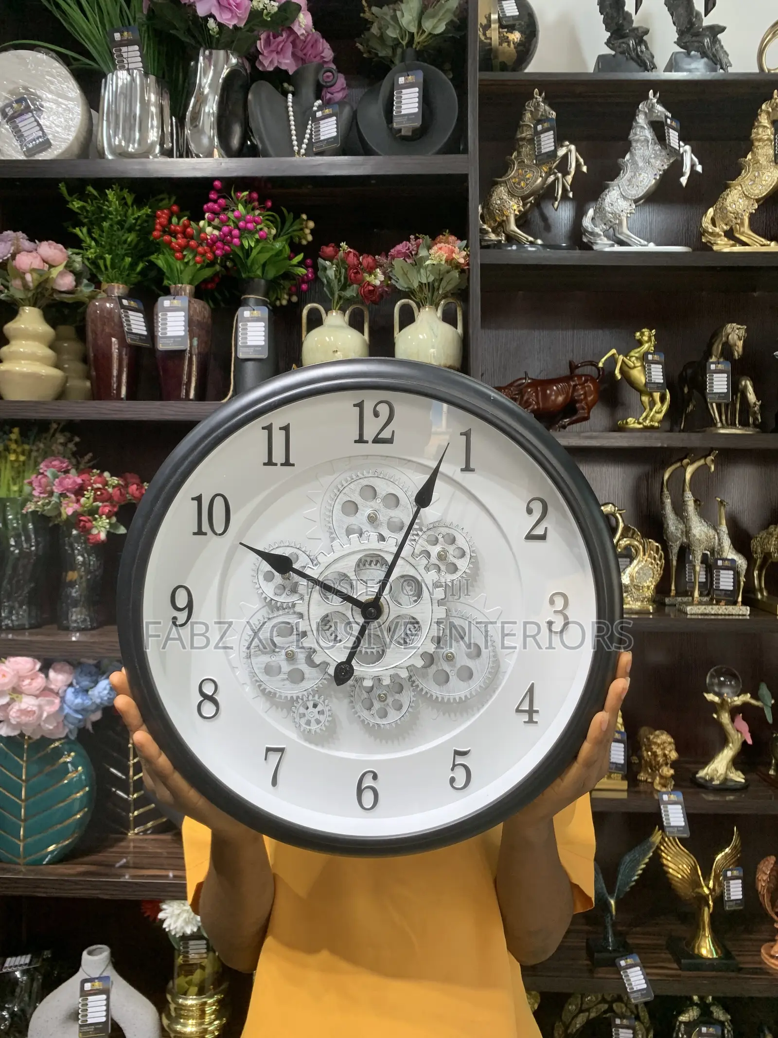 Luxury Moving Wheel Wall Clock – Timeless