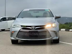 Toyota Camry XLE 4dr Sedan (2.5L 4cyl 6A) 2015 Silver