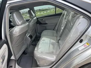 Toyota Camry XLE 4dr Sedan (2.5L 4cyl 6A) 2015 Silver