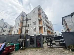 4bdrm Maisonette in Mojisola Onikoyi for rent