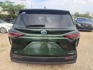 Toyota Sienna 2021 Green