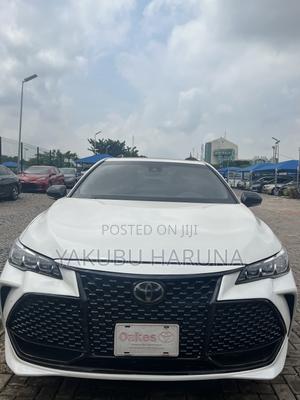 Toyota Avalon XSE FWD Sedan (3.5L V6 8A) 2019 White