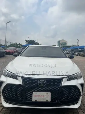 Toyota Avalon XSE FWD Sedan (3.5L V6 8A) 2019 White