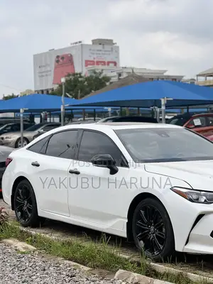 Toyota Avalon XSE FWD Sedan (3.5L V6 8A) 2019 White