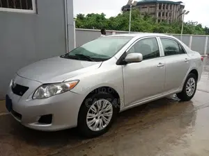 Toyota Corolla 2010 Silver