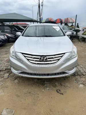 Hyundai Sonata Limited Sedan FWD (2.4L 4cyl 6A) 2013 Silver