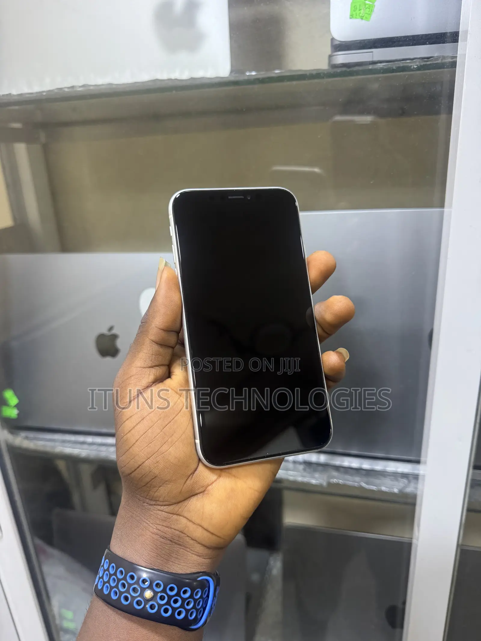 Apple iPhone XR 64 GB White