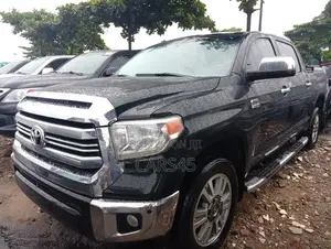 Toyota Tundra 2016 Black