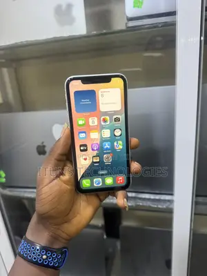Apple iPhone XR 64 GB White
