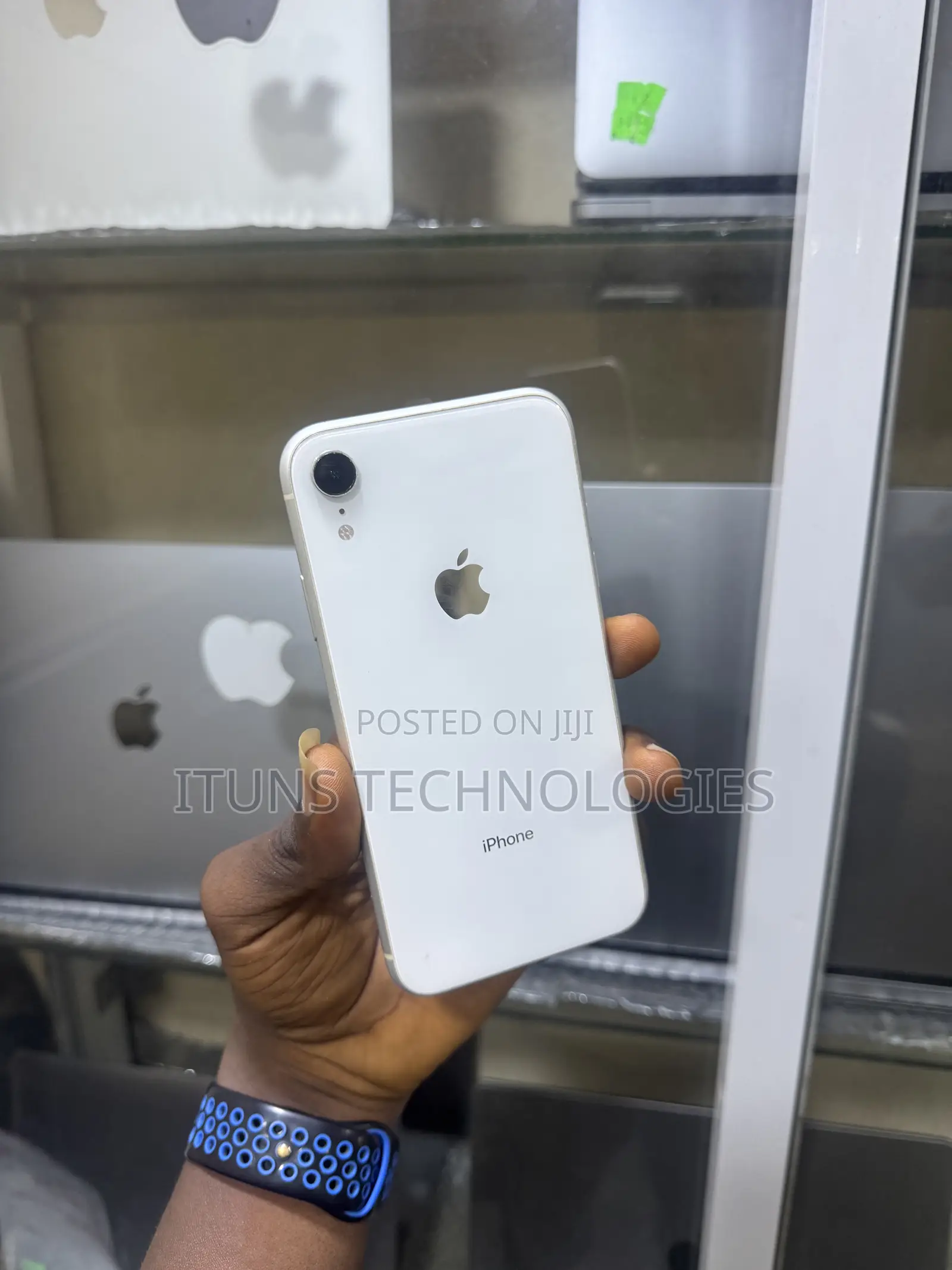 Apple iPhone XR 64 GB White