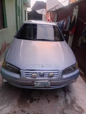 Toyota Camry 300 GLX Automatic 2002 Silver