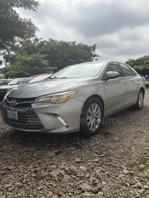 Toyota Camry 2016 Silver