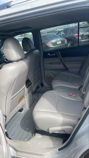 Toyota Highlander 2013 Silver