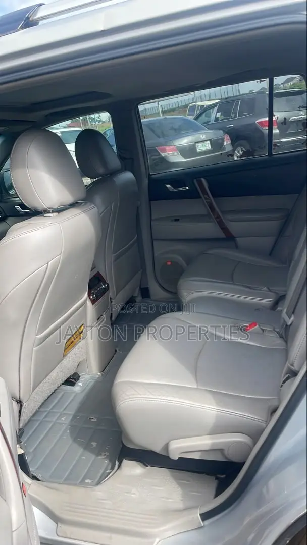 Toyota Highlander 2013 Silver