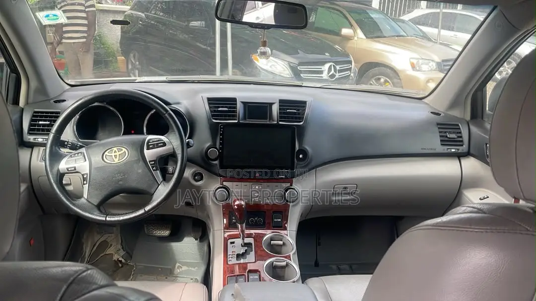 Toyota Highlander 2013 Silver