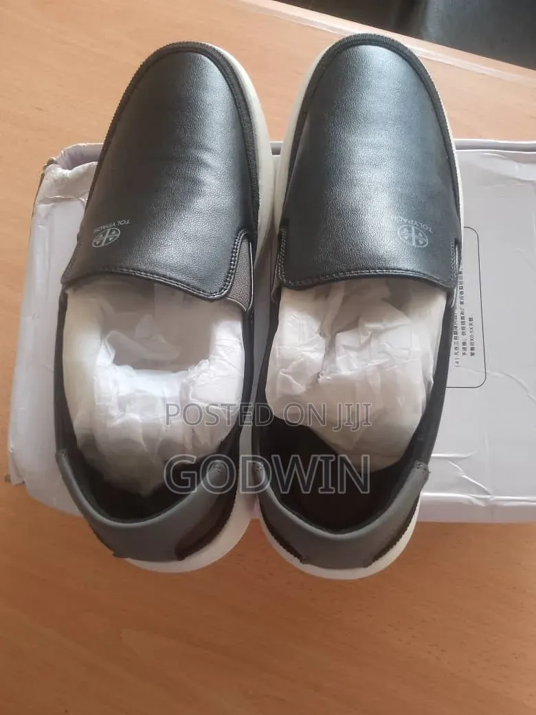 Tolypach Sneaker