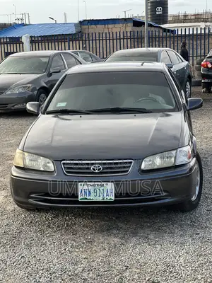 Toyota Camry 2000 Gray