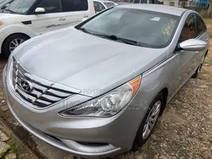 Hyundai Sonata GLS Sedan FWD (2.4L 4cyl 6A) 2013 Silver