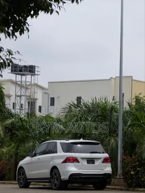 Mercedes-Benz GLE-Class 2016 White