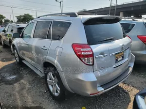 Toyota RAV4 2011 Silver