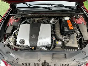 Lexus ES 2022 Red