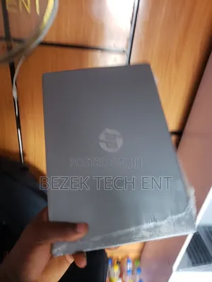 New Laptop HP 240 G9 8GB Intel Core 3 SSD 512GB