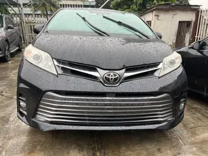 Toyota Sienna 2018 Black